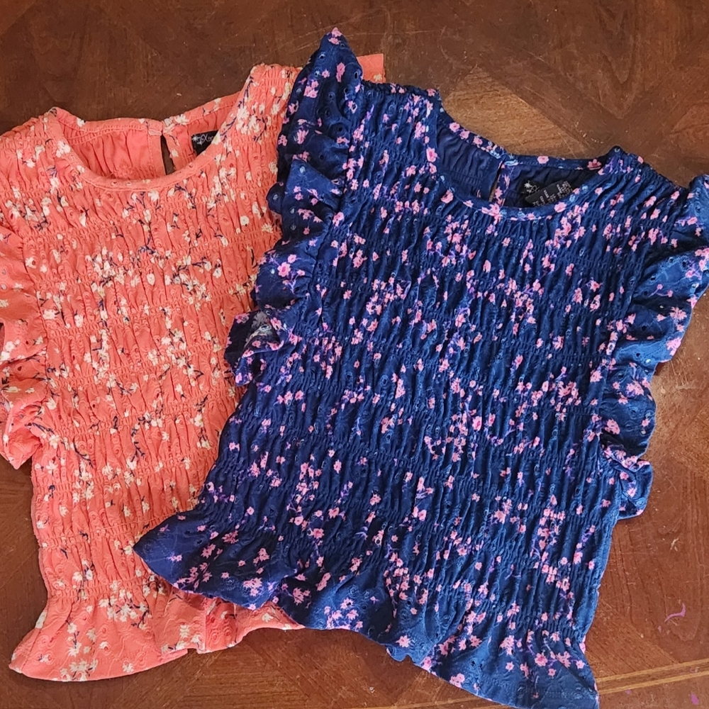 Eyelet Ruffled Sleeve Tops
